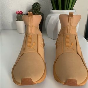 ✨Puma Fierce Lightweight Kylie Jenner Tan slip on✨